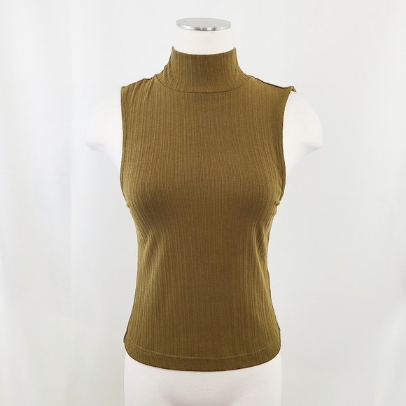 Varley Caley fitted rib Tank top military olive green size medium NEW NWT - Picture 3 of 7